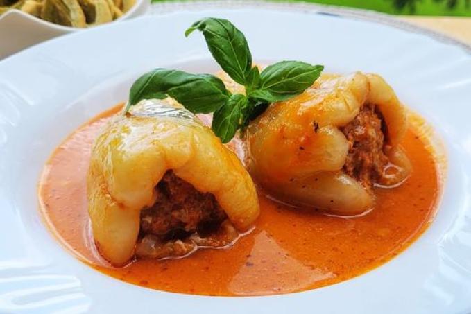 PLNĚNÁ PAPRIKA S "TĚSTOVINAMI"