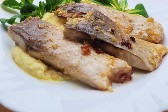 KAPR NA ČESNEKU S CELEROVOU KAŠÍ