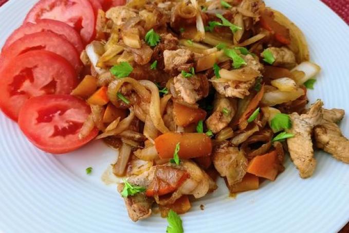 Vepřové maso s dýní a zelím