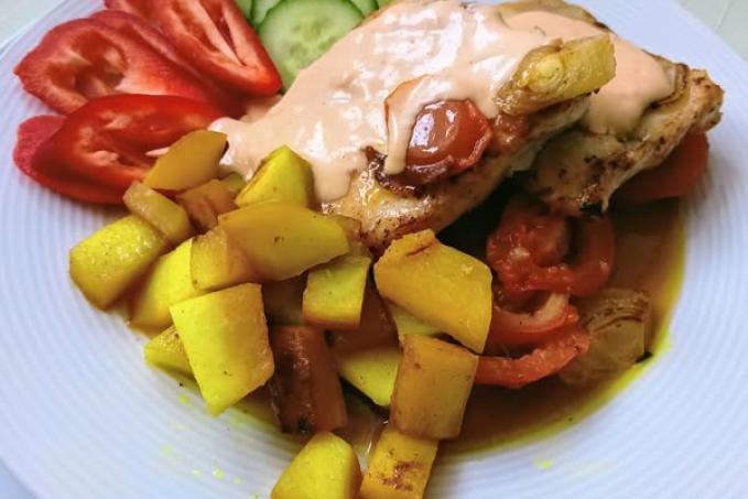 Aljašská treska na rajčatech, kedlubna, holandská omáčka