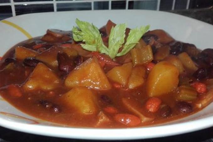 Bramborovo-fazolový guláš v PH