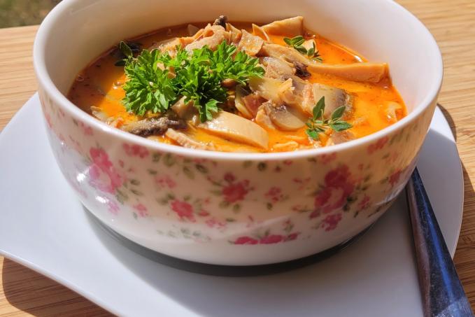 VEPŘOVÉ ŽALUDKY NA SMETANĚ