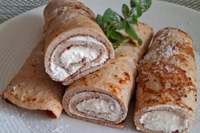 Palačinky bez mouky plněné tvarohem