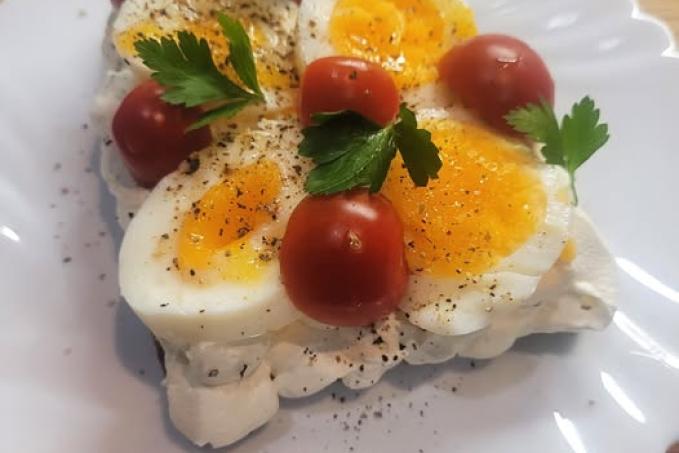 HOUSTIČKA S DOMÁCÍ LUČINOU A VEJCEM