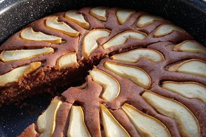 Kakaovo-hruškový koláč