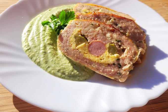 PLNĚNÁ SEKANÁ S HRÁŠKOVÝM PYRÉ