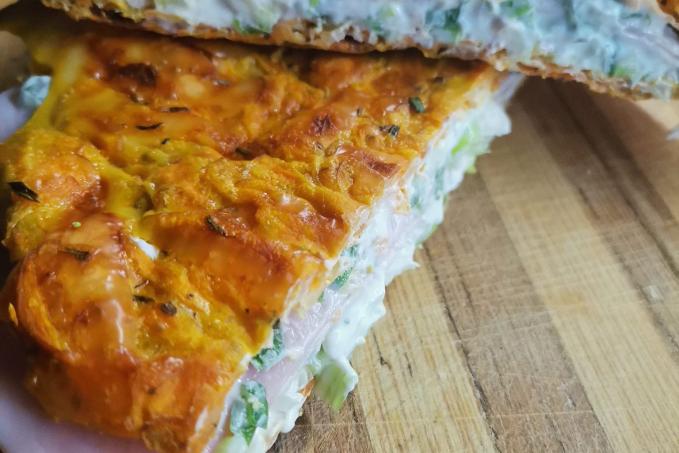 Mrkvové placičky plněné tvarohem s jarní cibulkou