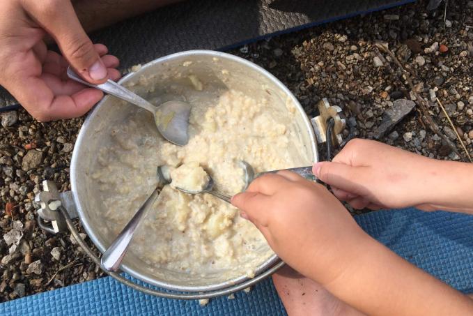 Ovesná kaše s hruškami, kardamonem a skořicí