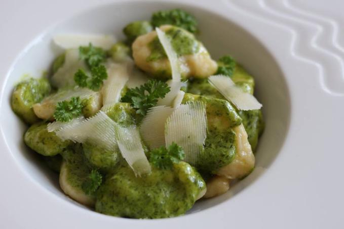 Gnocchi s omáčkou z medvedieho cesnaku