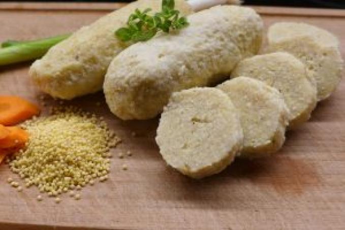 Bezlepkový jáhlový knedlík