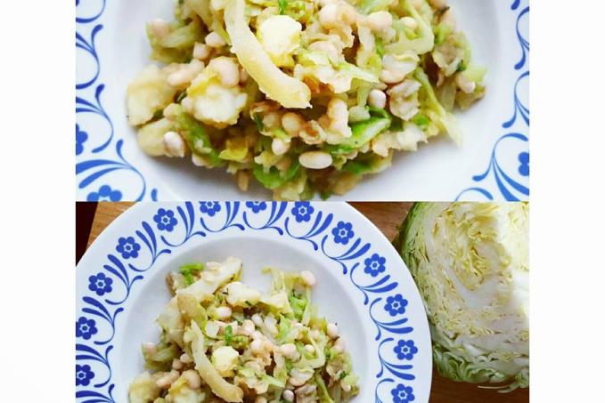 Sťouchané brambory s raným zelím a fazolkami