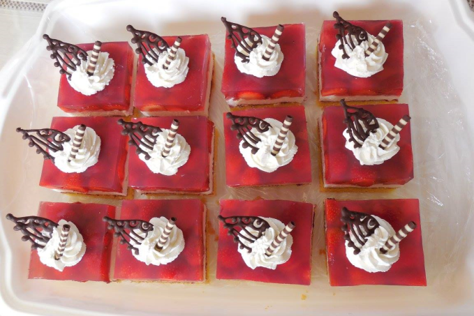 Jahodové řezy s želé