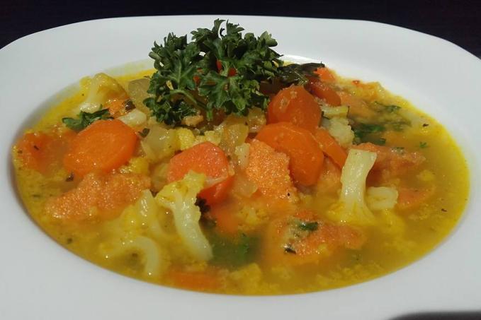 Květáková polévka z pomalého hrnce