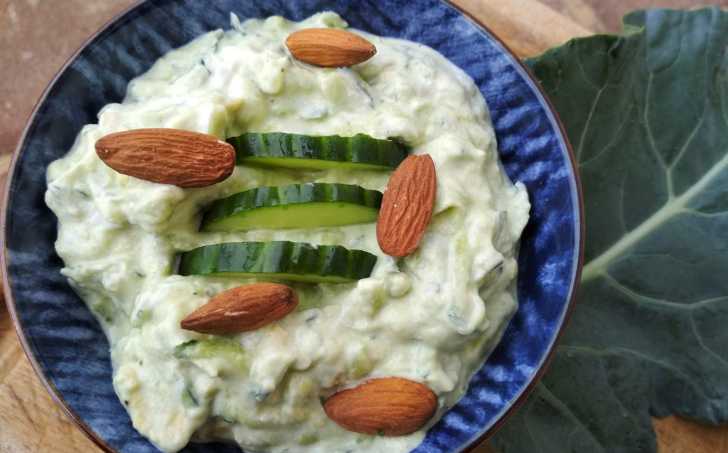 Avokádovo - okurkový dip