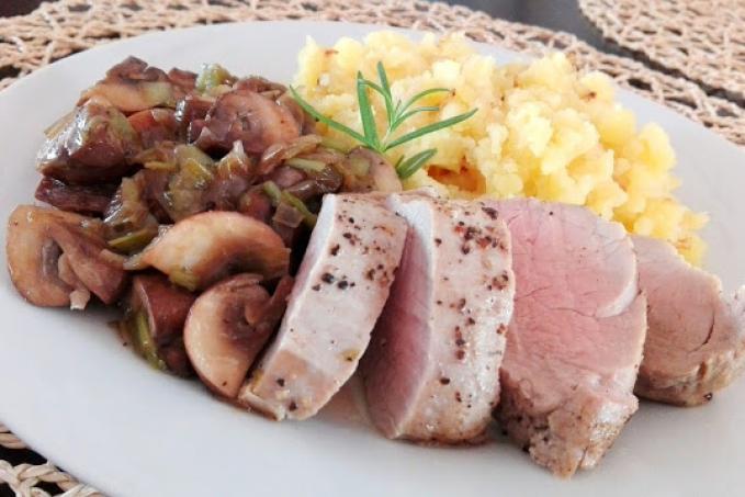 Vepřová panenka a ragú z krémových žampionů