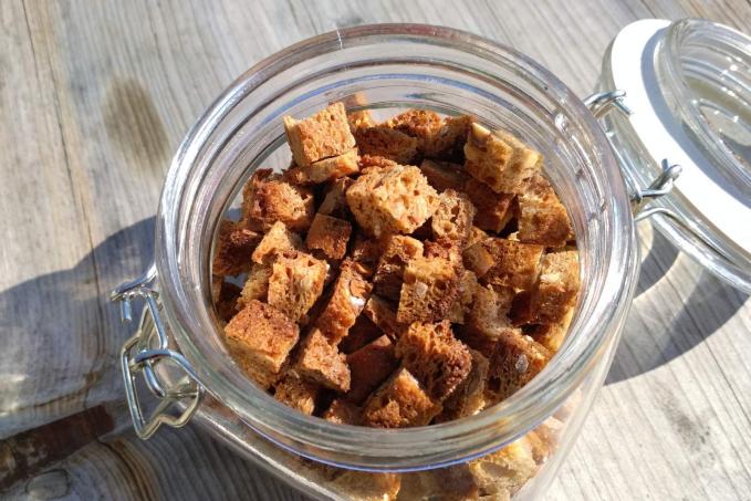 Polévkové krutonky ze starého chleba