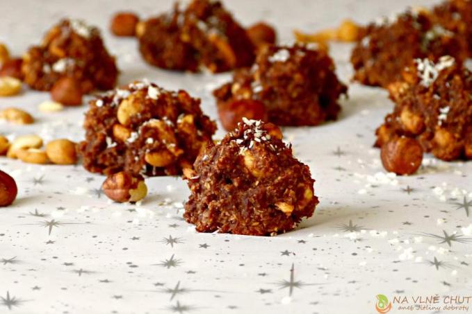 Kakaové kokosovo-ořechové hrudky s banánem a čokoládou