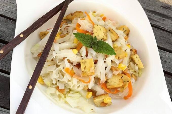 Čínské nudle s kokosovým mlékem