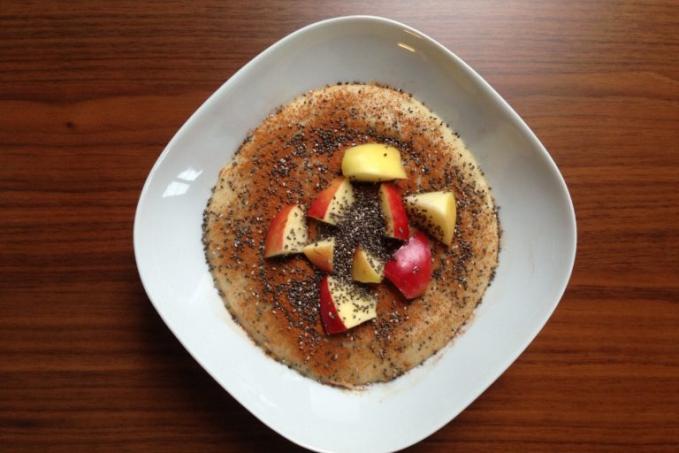 Jablečná kaše se skořicí a chia semínky