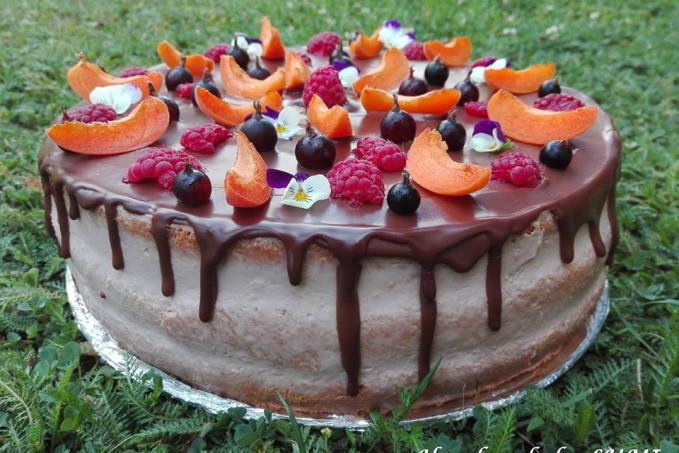 Marhuľková torta s nutelovým krémom