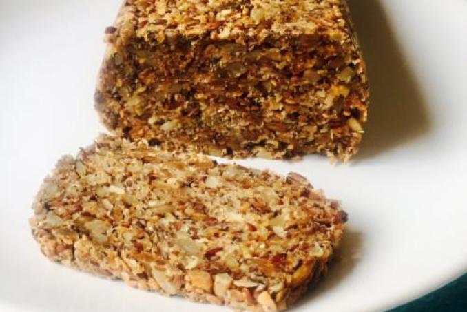 Semínkovo-ořechový chléb bez mouky