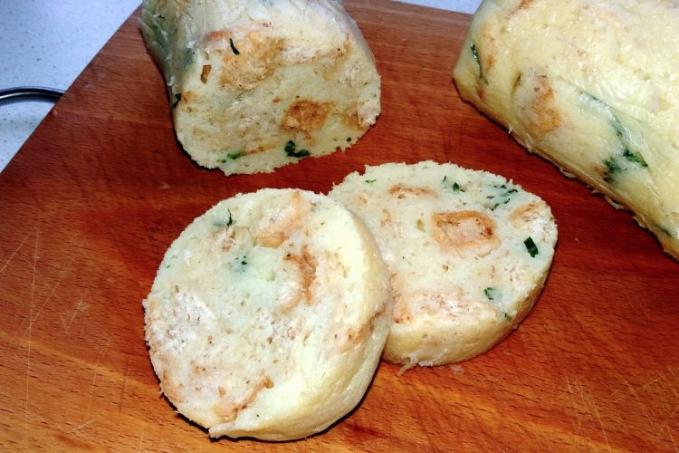 Jogurtový hrnkový knedlík s celozrnným pečivem