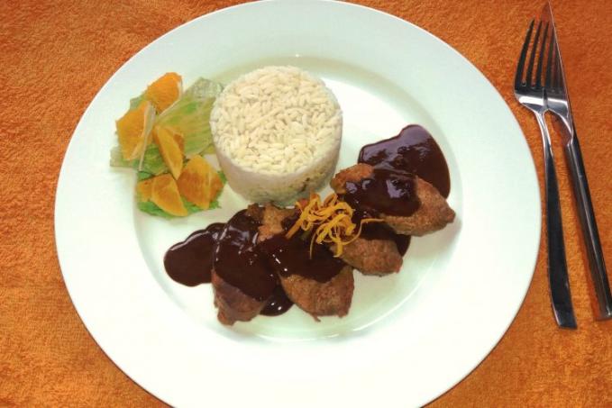 Vepřová panenka s čokoládovo-pomerančovou omáčkou