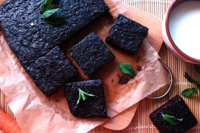 Úžasné mrkvové brownies bez mouky