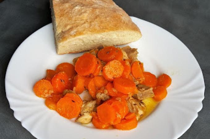 Vepřové maso v mrkvi