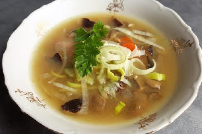 Houbová polévka z Valašskou kyškou