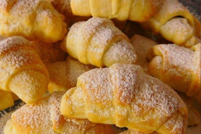 Šlehačkové rohlíčky