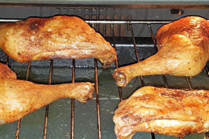 Kuřecí čtvrtky na roštu