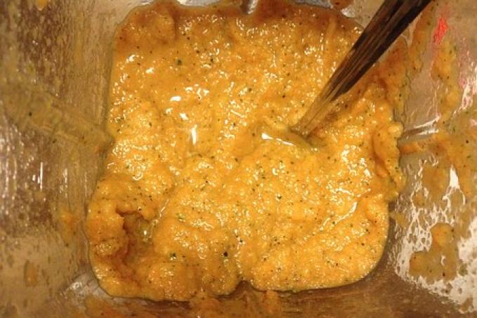 Mangové smoothie s proteinem a oříšky