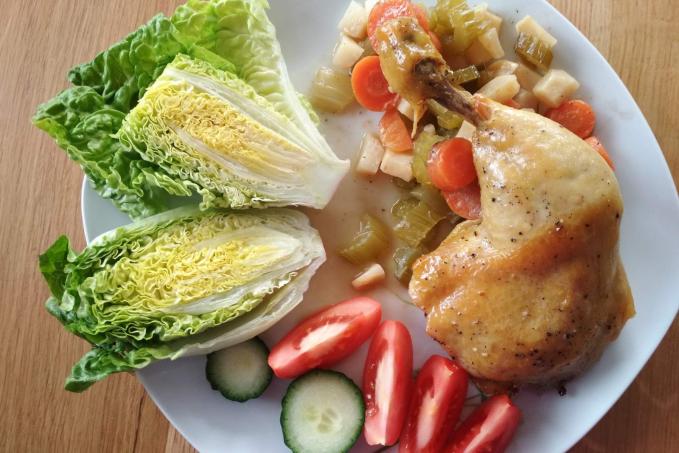 Divoké kuře na kořenové zelenině