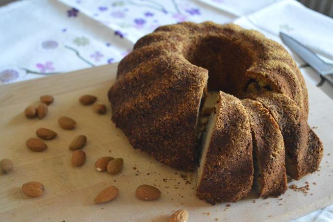 Mandlová veganská bábovka