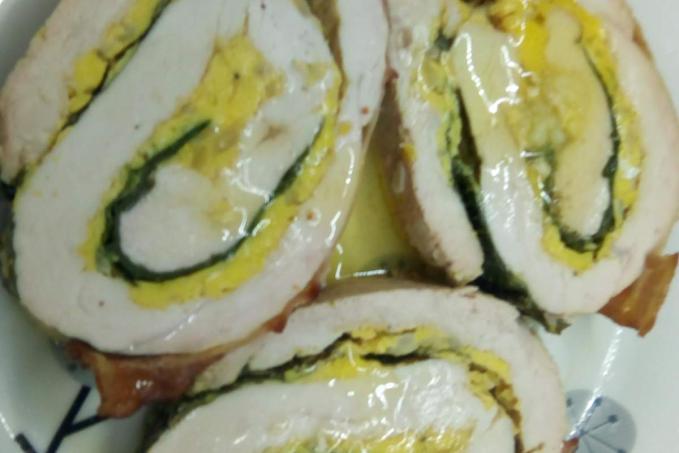 Krůtí roláda se špenátem a batátové pyré