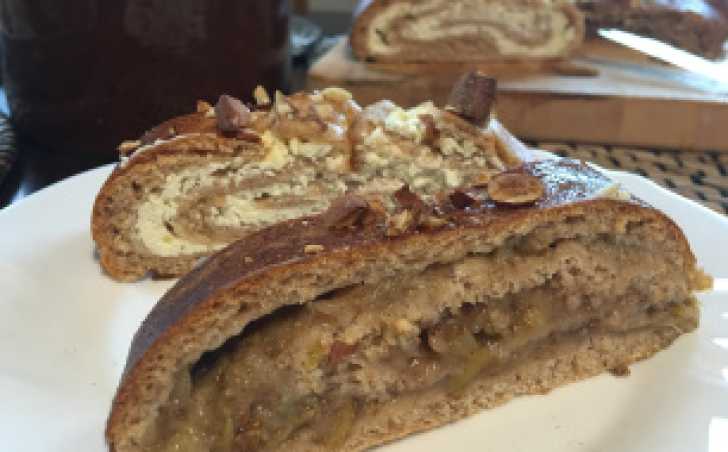 Celozrnné záviny s hruškami nebo tvarohem