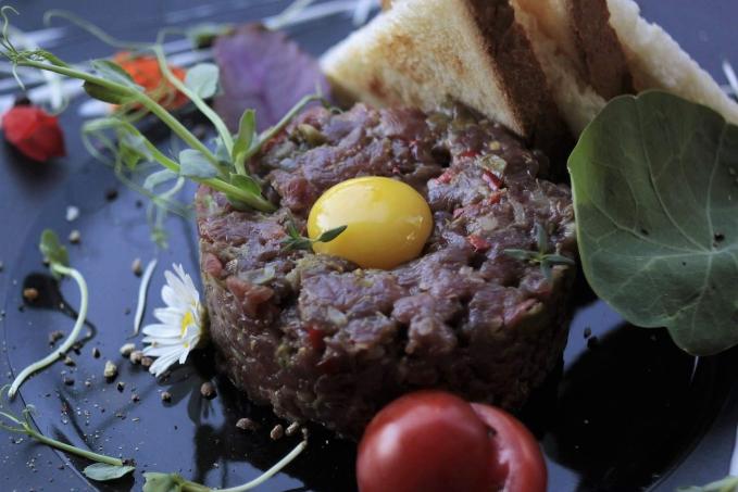 Tatarák z hovězího masa