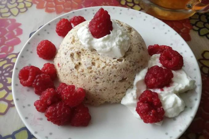 LC (nízkosacharidový) Mug cake s lískooříškovou moukou