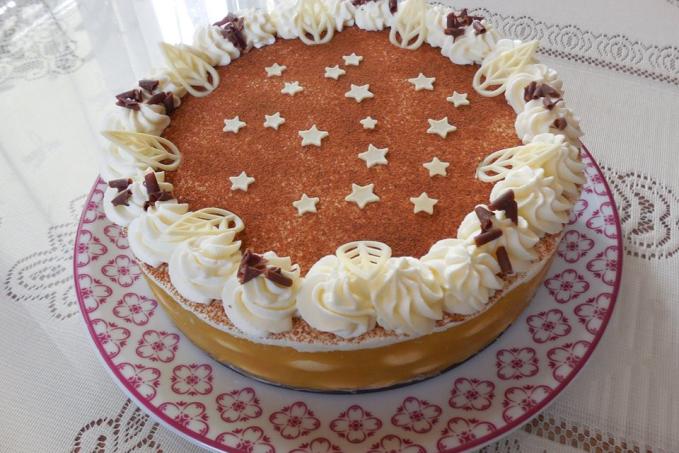 Jablkový nepečený dort