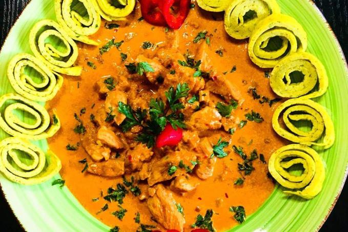 Kuře na paprice a grusetky s bazalkou a šalvějí - LC