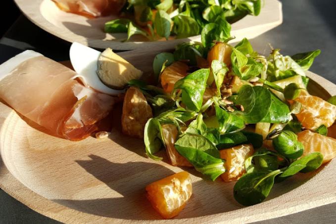 Polníčková svačinka s vejcem a schwarzwaldskou šunkou