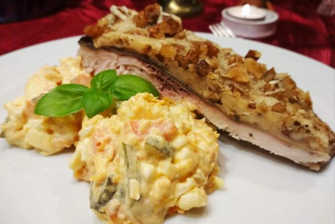 Kapr v županu - se sýrem, ořechy a muškátovým květem