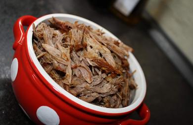 PEČENÉ TRHANÉ MASO se zeleninou - LC