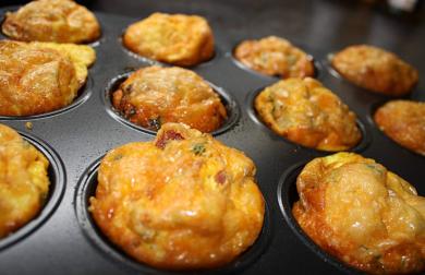 Kuřecí mufiny s klobásou a petrželkou - LC