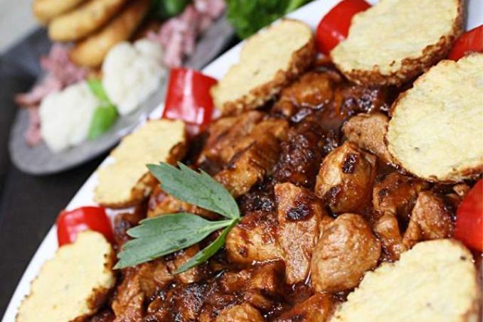 MINUTKOVÝ GULÁŠ z panenky s květákovými placičkami - LC