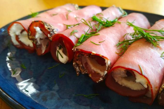 Hovězí rolky s krémovým sýrem a koprem