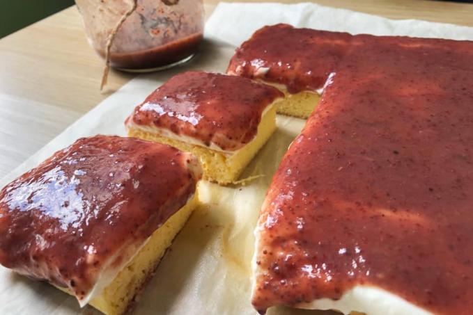 Letní koláč s tvarohem a ovocnou zavařeninou - LC