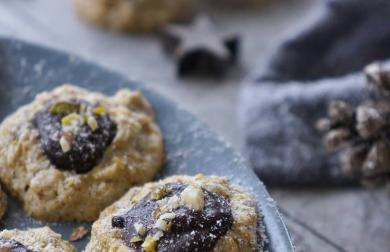 KEŠU-PISTÁCIOVÉ PUSINKY S ČOKOLÁDOU - nízkosacharidové cukroví