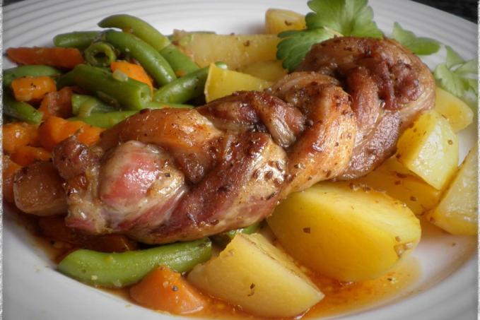 BŮČKOVÝ COP PEČENÝ S BRAMBORAMI V SÁČKU